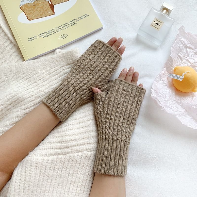 Autumn Winter Women Fashion Twist Knitted Warm Half Finger Gloves