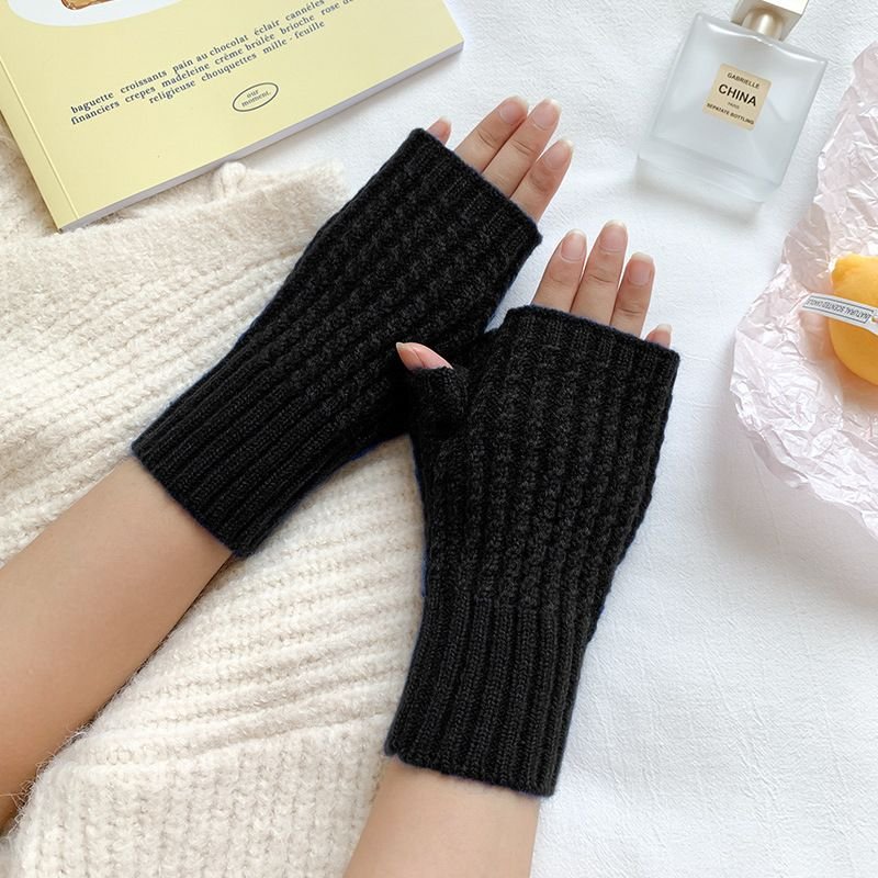 Autumn Winter Women Fashion Twist Knitted Warm Half Finger Gloves