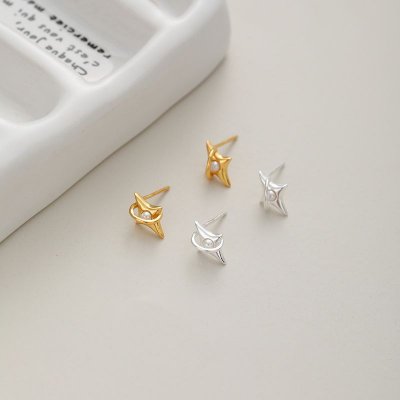 Women Simple Fashion Sterling Silver Star Stud Earrings