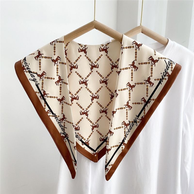 Women Fashion Landscape Print Triangle Scarf Shawl