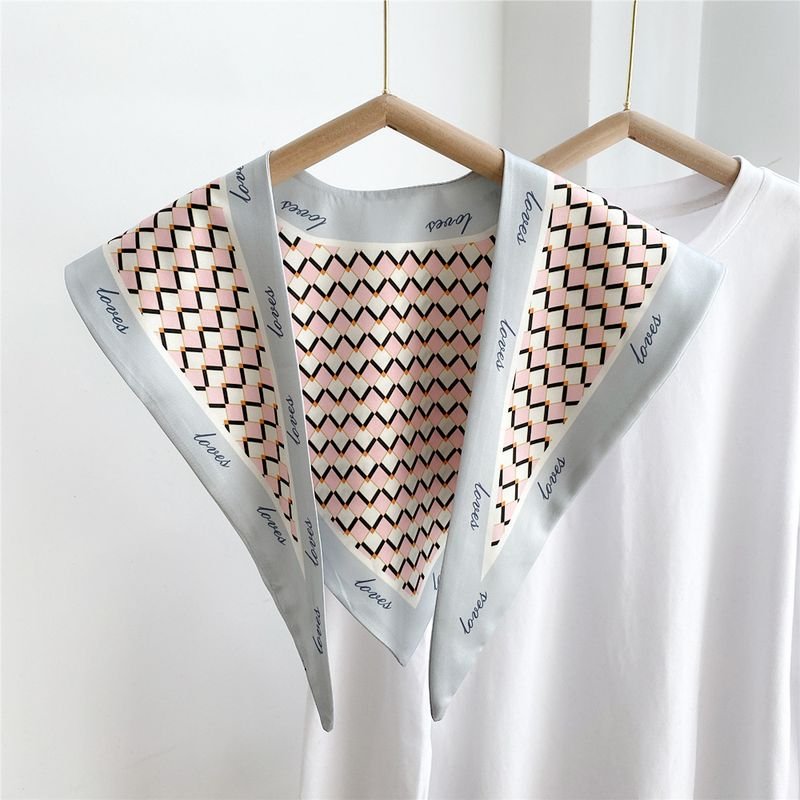 Women Fashion Landscape Print Triangle Scarf Shawl