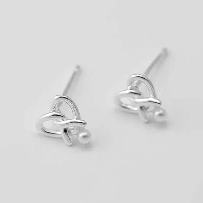 Women Simple Sterling Silver Heart-Shaped Hollow Pearl Stud Earrings